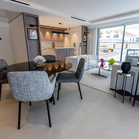 The Rooftop By Connexion Apartman *