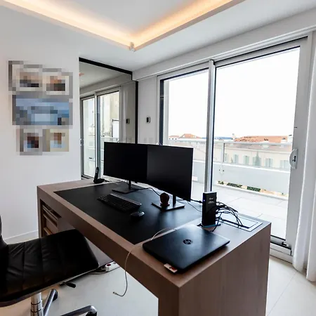The Rooftop By Connexion Apartman